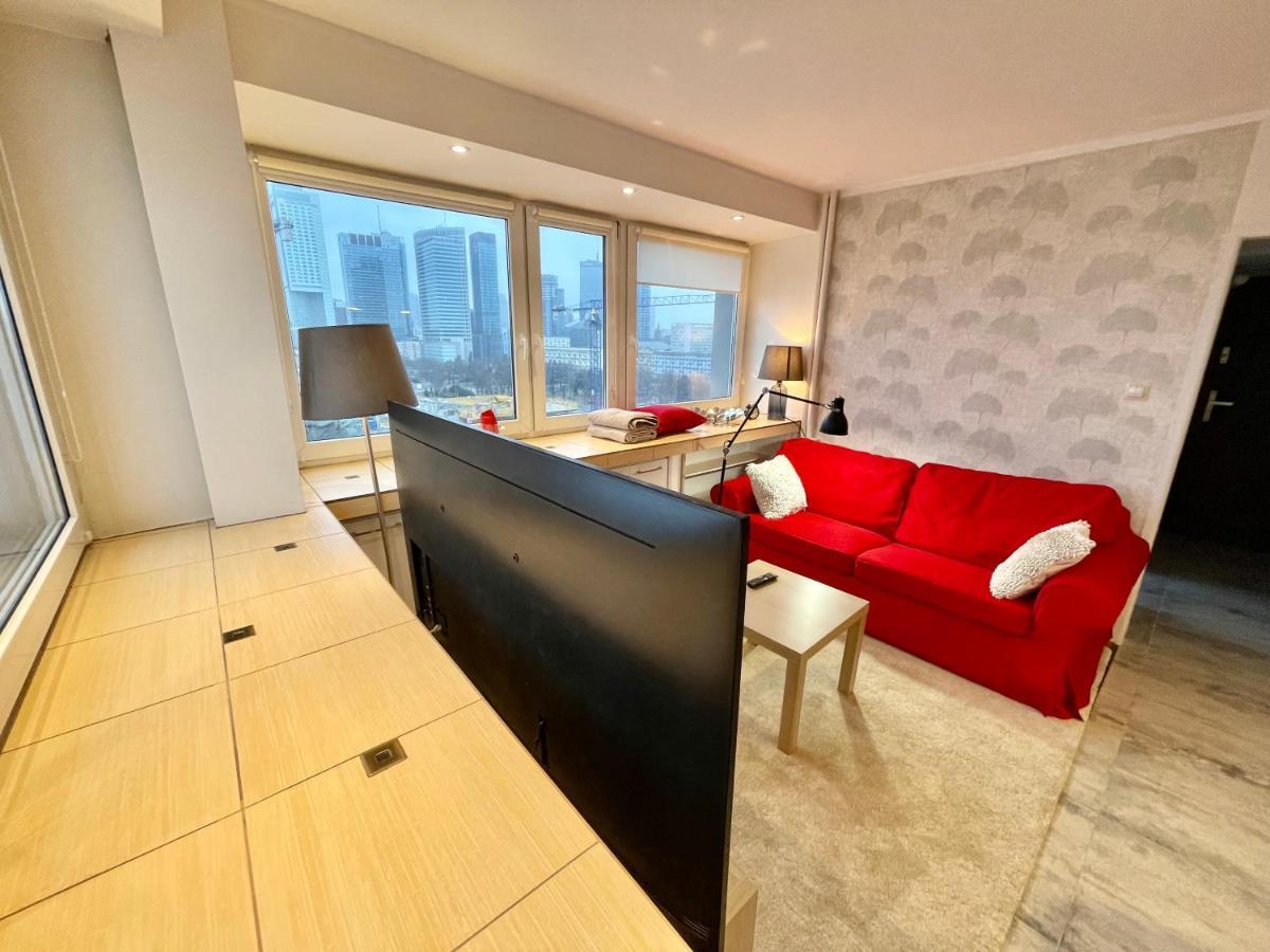Metro Wifi 300mbs 65'tv Netflix Hbo Appletv+ Apartment Warsaw